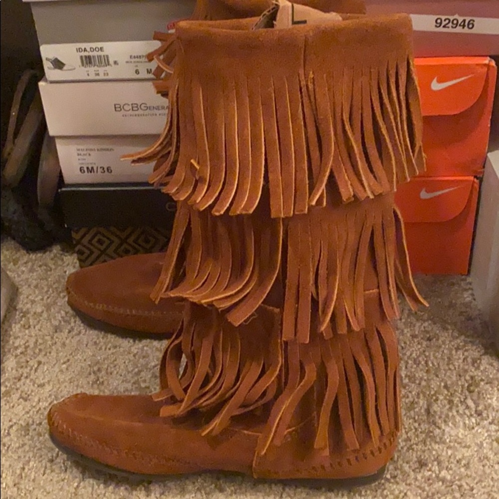 Minnetonka 3 layer fringe boots